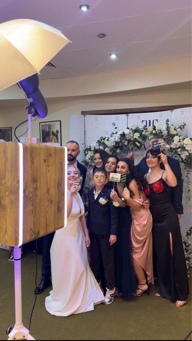 Cabina foto, Fum Greu, Baloane Explozive