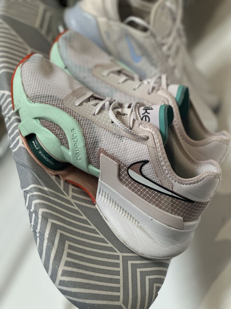 Дамски кецове Nike, Replay
