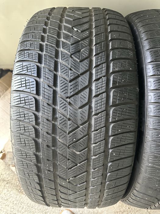 285/35 R22 Pirelli Scorpion Winter