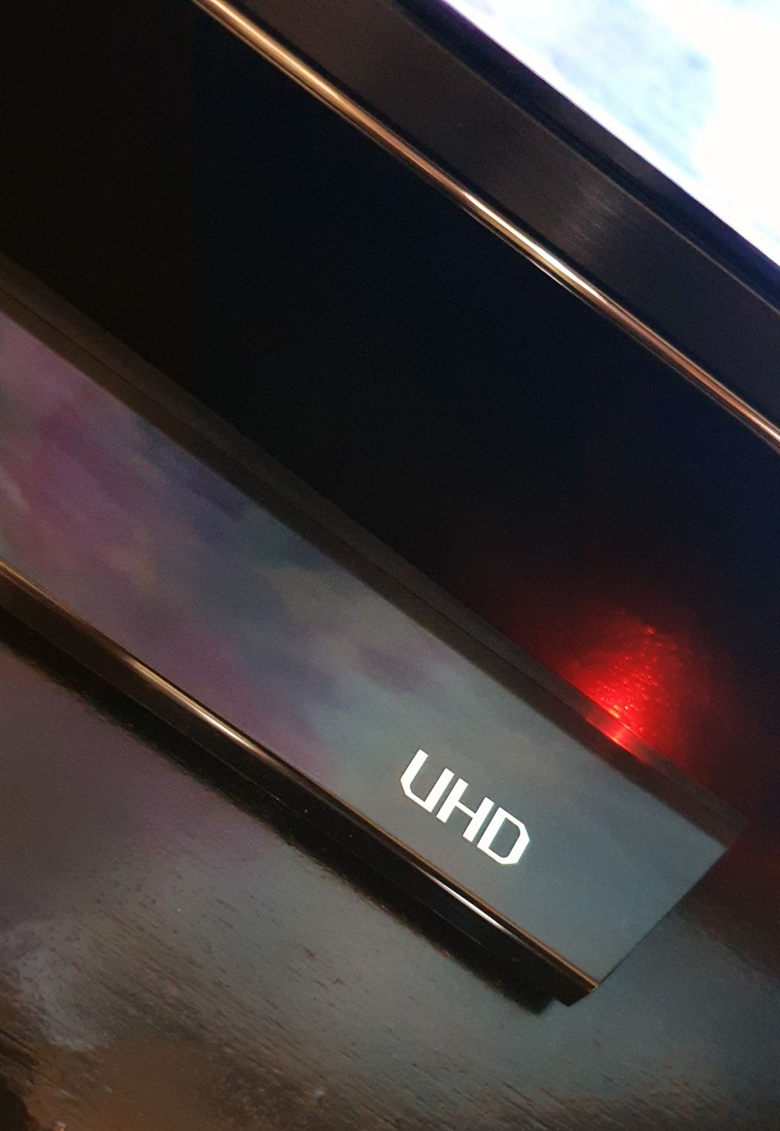 Samsung 40"  UHD