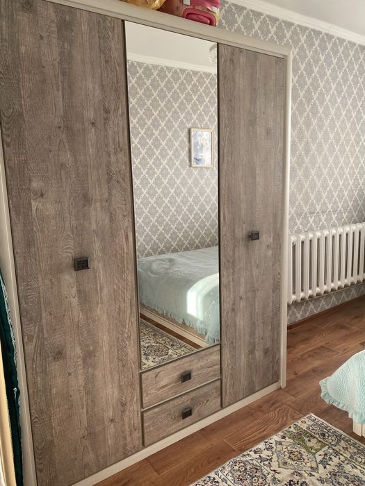 Продам спальный гарнитур