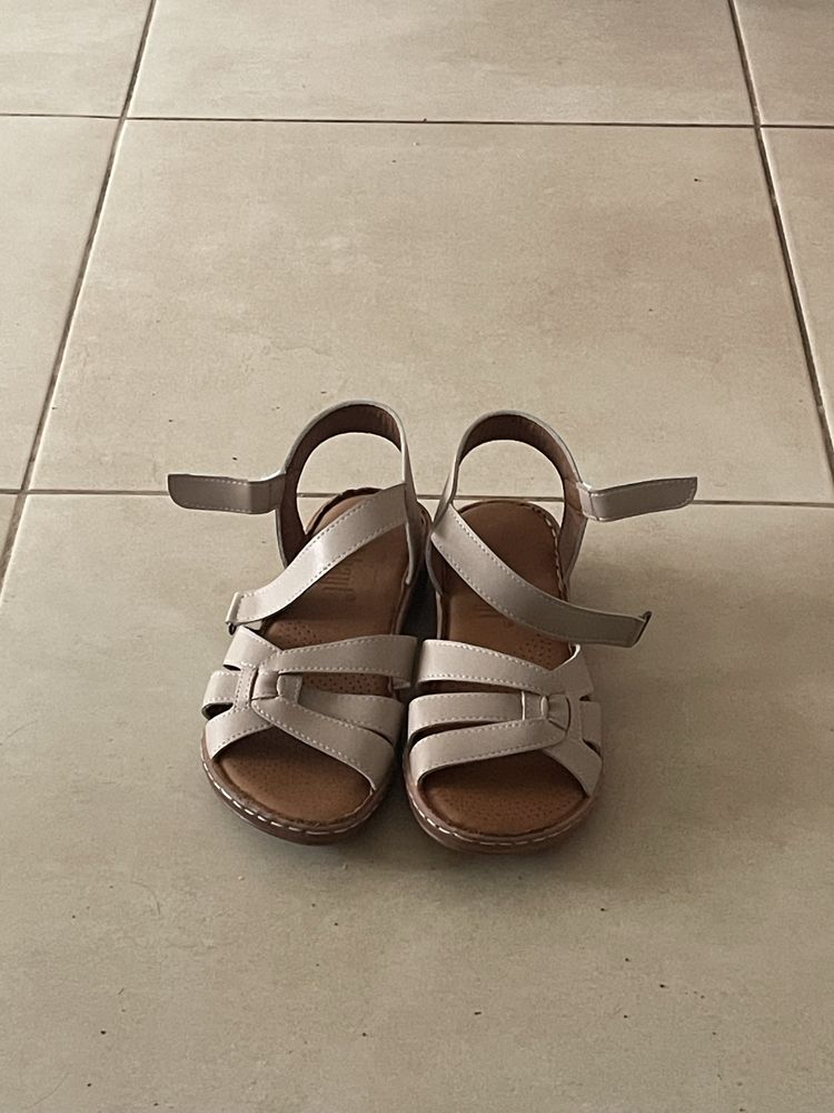 Sandale din piele