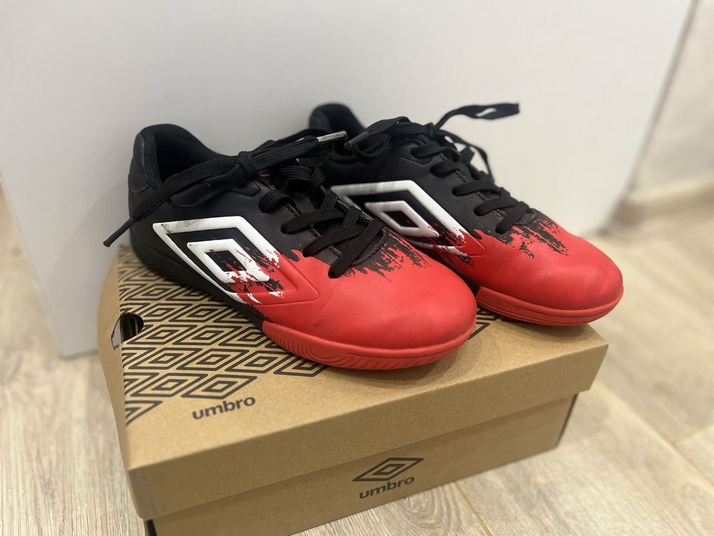 Футболни обувки Umbro