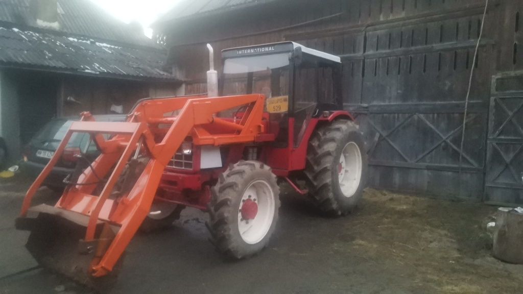 Tractor Internațional 733