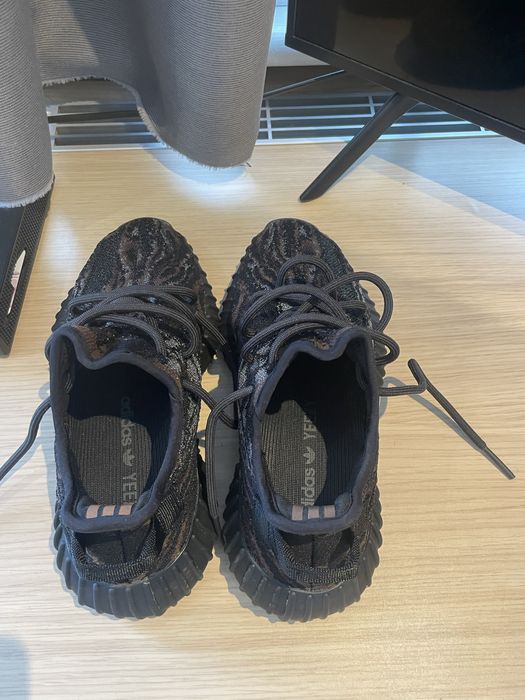 Adidasi Yeezy . Noi originali 100% !