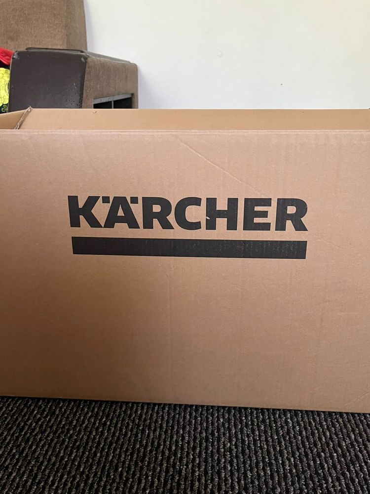 Продается абсолютно новый пылесос Karcher Puzzi 10/1