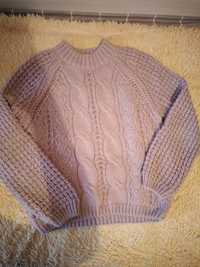 Женский тёплый свитер крупной вязки
