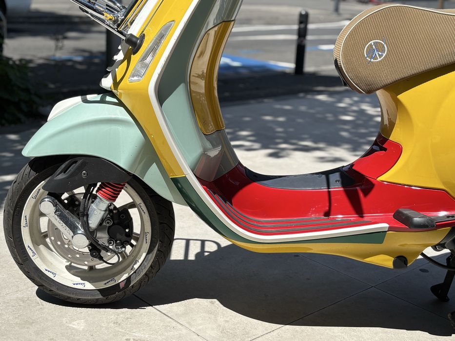 Vespa Primavera 50 cc Sean Wotherspoon