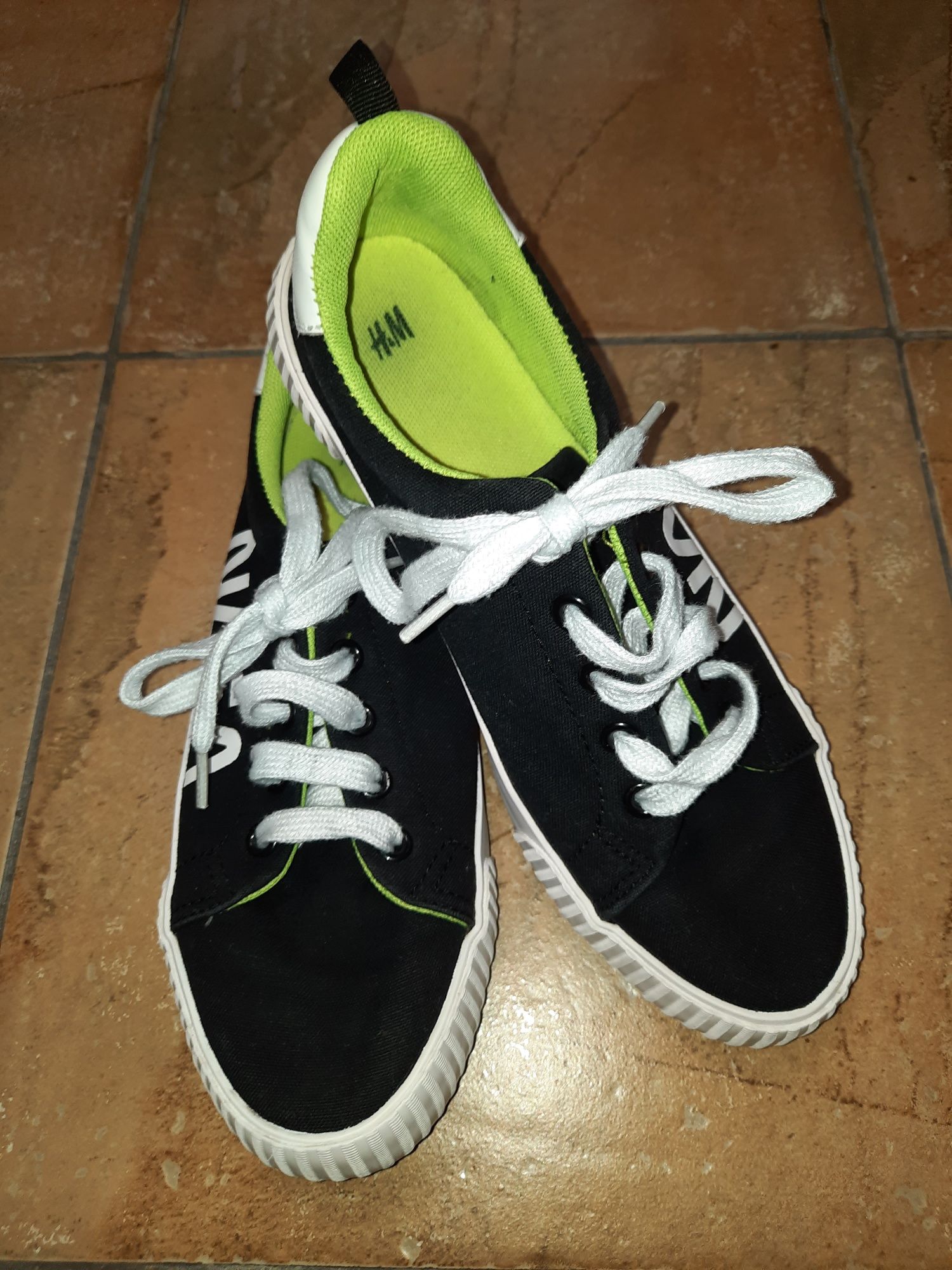 tenesi Converse, tenesi H&M, adidas indoor (pantofi sport)