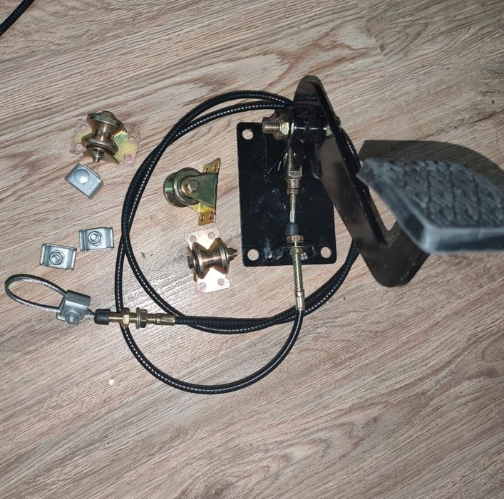 Учебные дублирующие педали для автошкол: безопасность и профессионализ