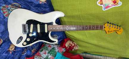 Китара Squier Standard Stratocaster