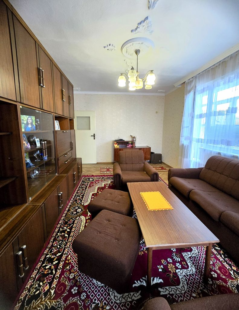 Продава се Четиристаен апартамент в Горна Оряховица - 129 кв.м за 814 €/кв.м - Снимка #1