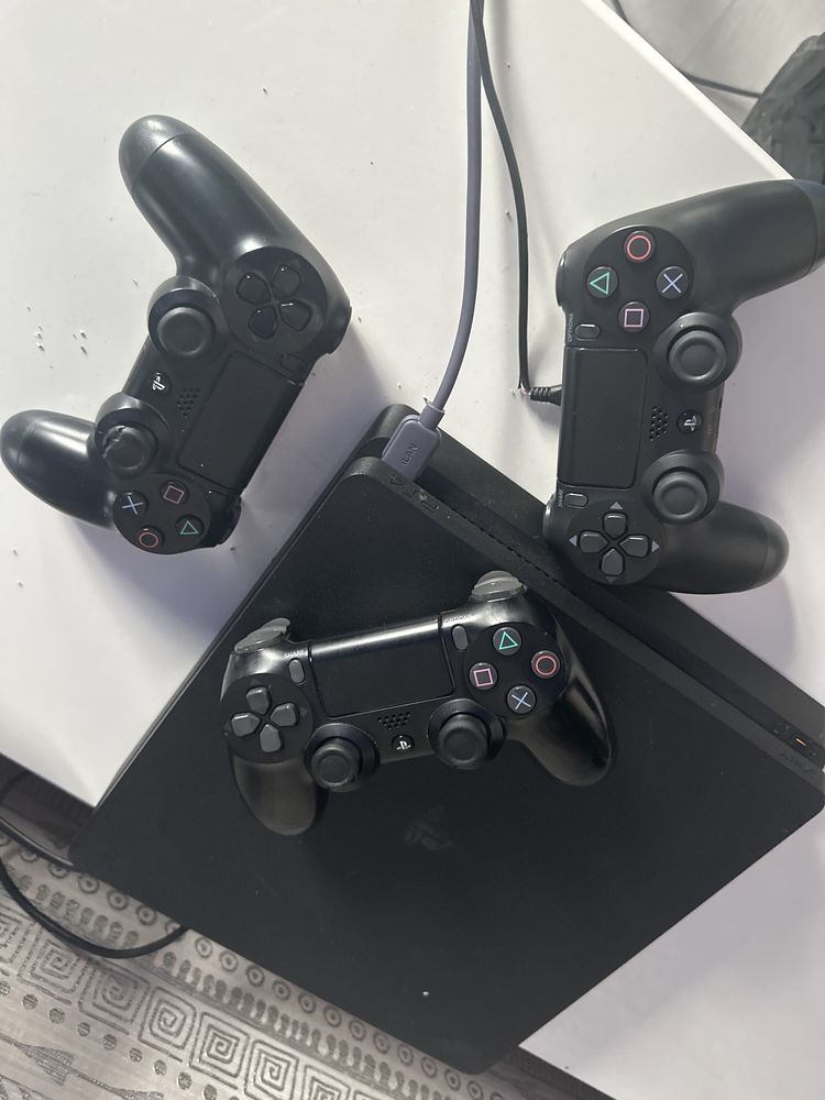 Продам PS4