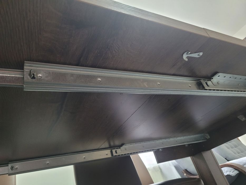 Masa extensibila pentru bucătărie sau sufragerie,pentru 8 persoane!