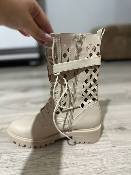 Дамски боти:оригинални и красиви