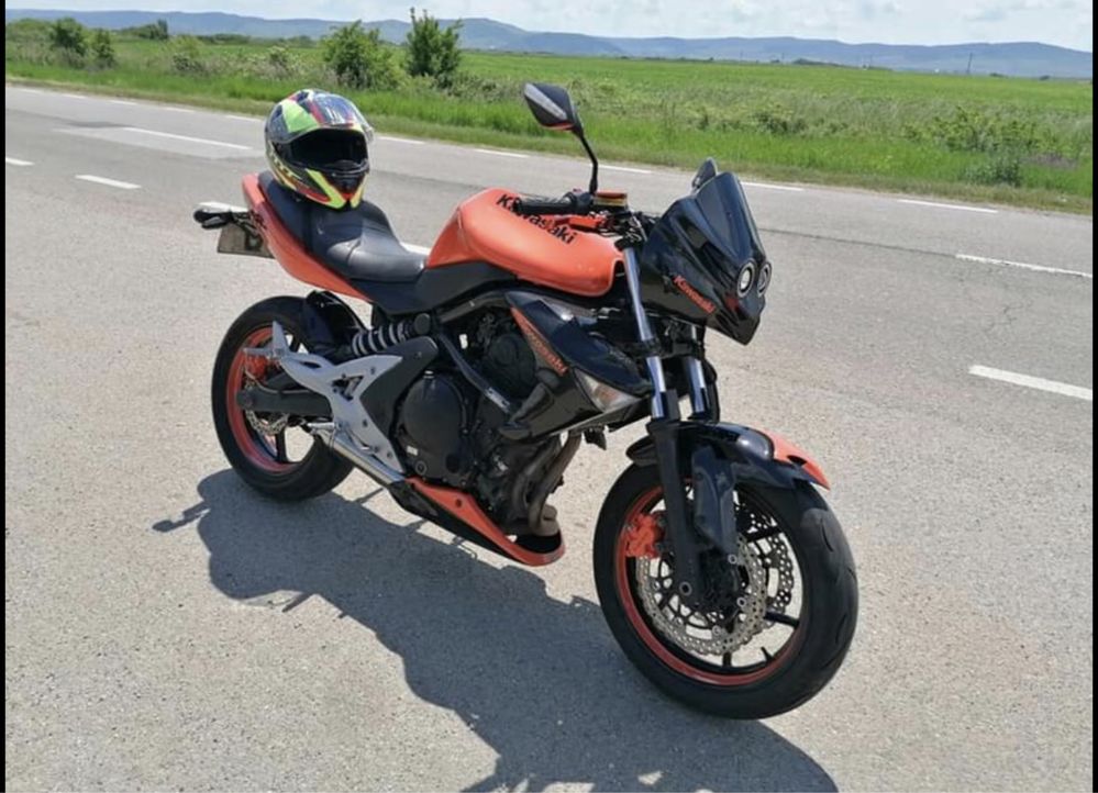kavasaki ER 6N 650cc 6 viteze. schimb si cu cross de 450cc