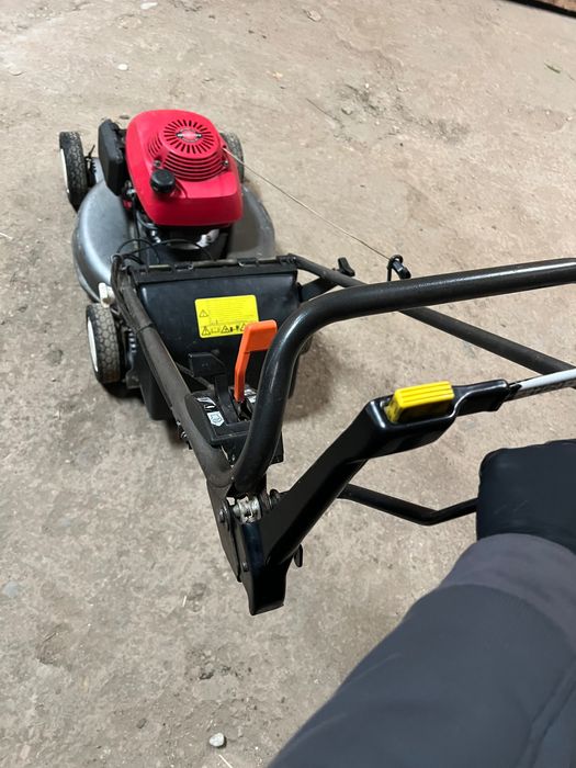 Mașină de tuns gazonul PROFESIONALĂ HONDA HRD