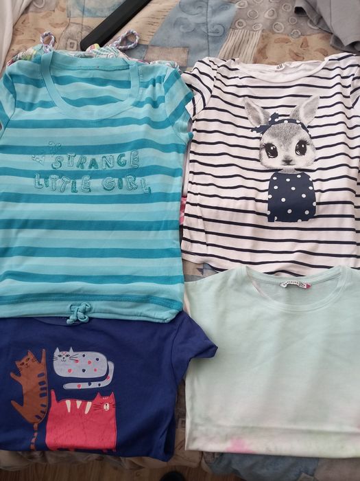 12 летни блузки и 3 рокли за момиче на 8-9 години