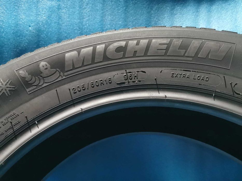 205 60 16 michelin m+s 4 buc