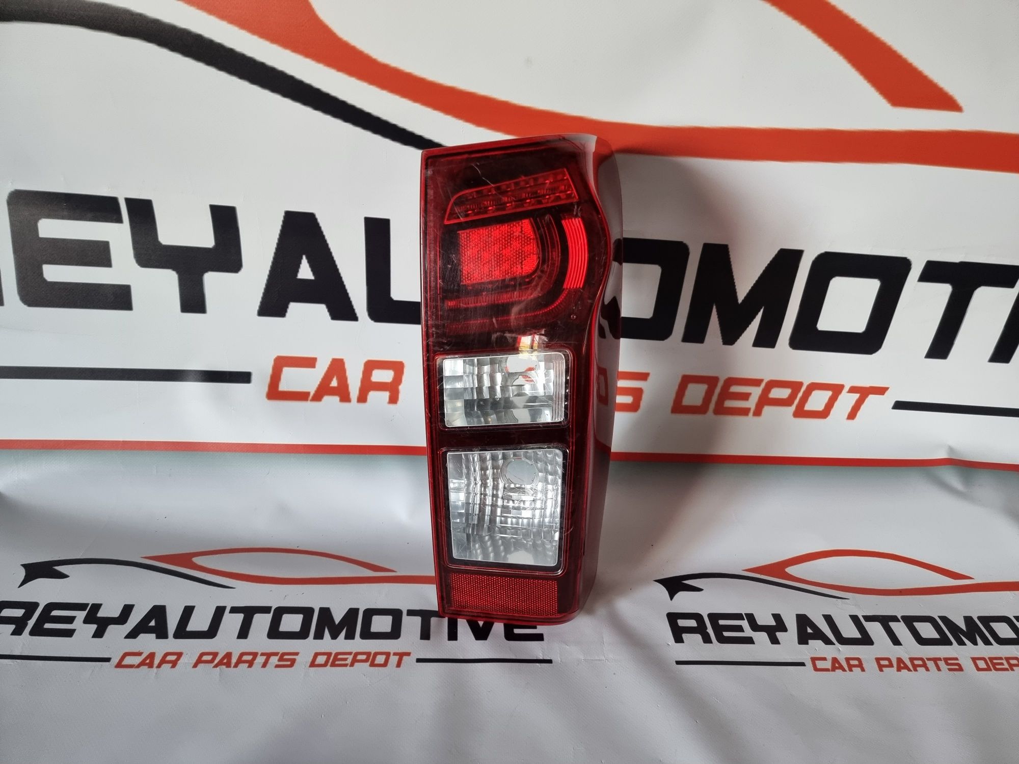 Stop dreapta led Isuzu D-Max D Max 2015 cod 220-18176