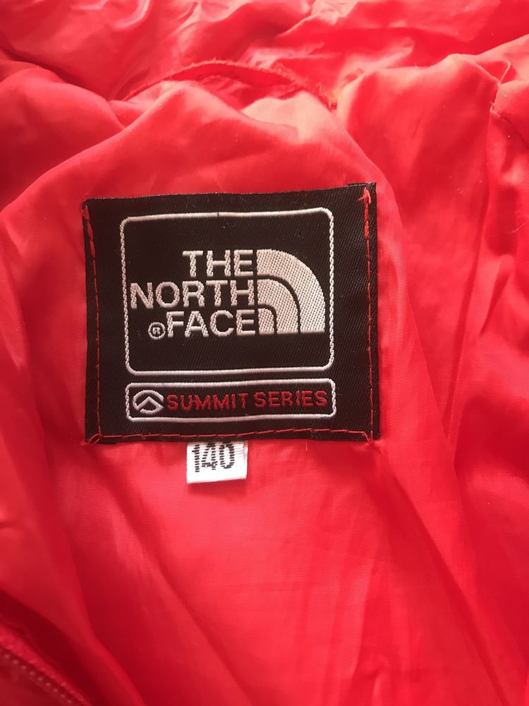 Пуховик The north face оригинал на 5-7 лет