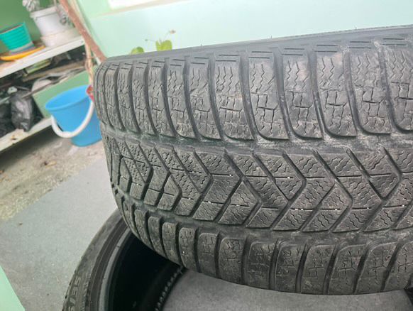 Зимни гуми PIRELLI SOTTOZERO3 275/35/21 23г