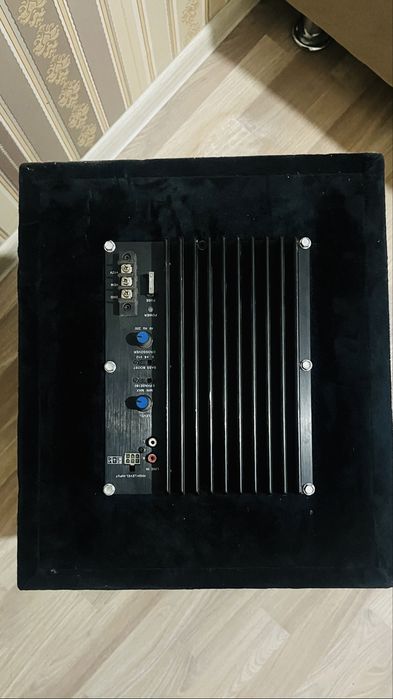 JVC сабвуфер с усилителем