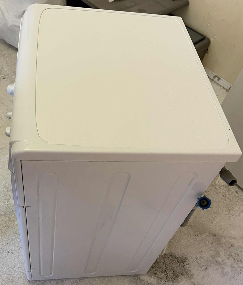 Пералня  със сушилня Indesit