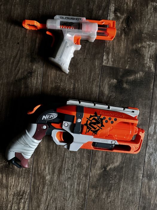 Pistoale Nerf 2 modele