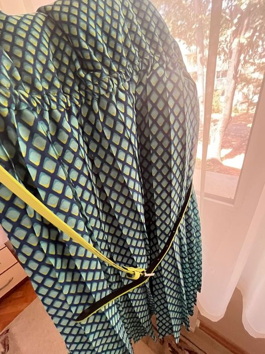 Чисто нова рокля Tommy Hilfiger , размер 12, прана на хим. чистене