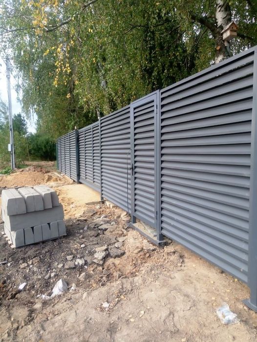 Garduri și porți metalice