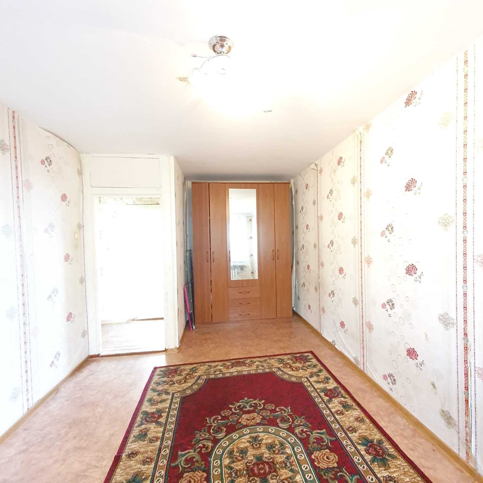 Продам 2х кв. по пр.Абая, этаж 3/5, "распашонка", квадратура 48м2!