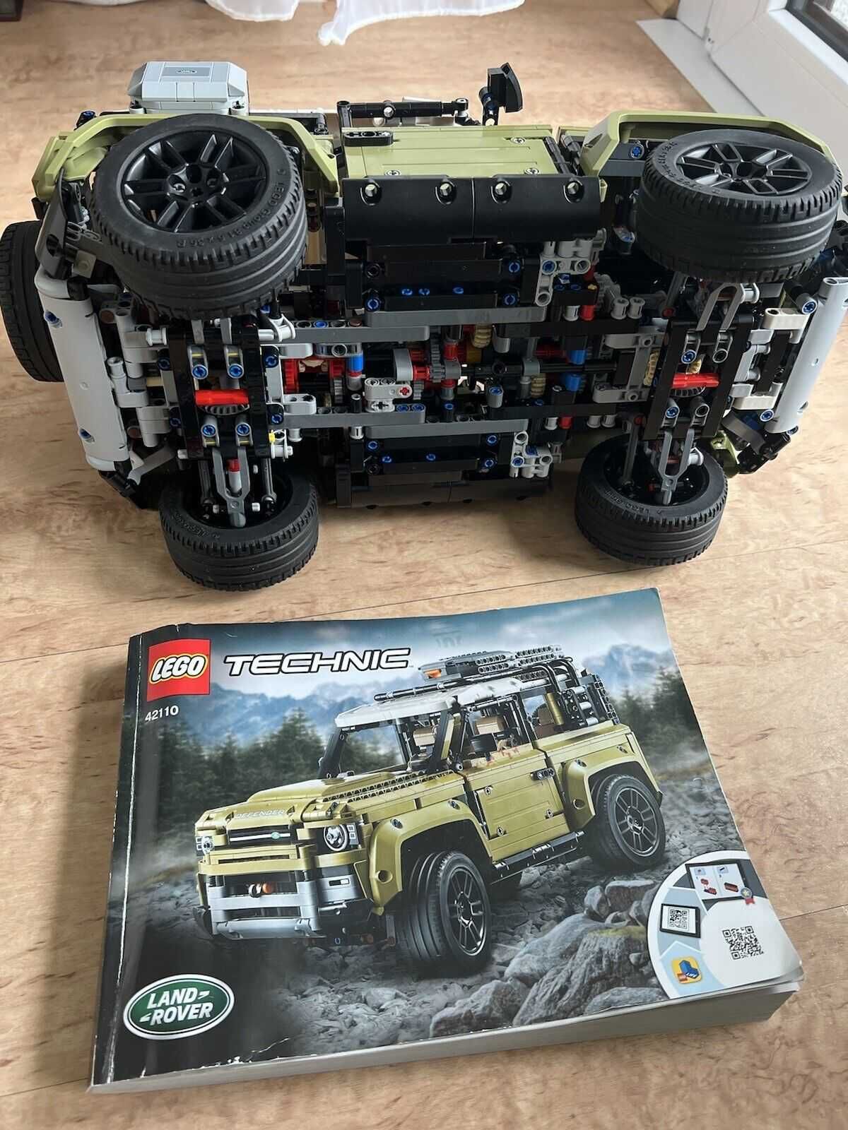 Lego Technic Land Rover Defender 2573 елемента