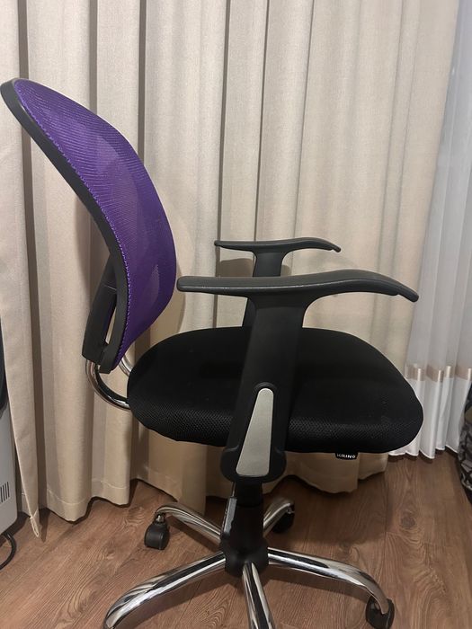 Ергономичен офис стол