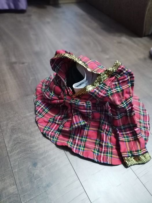 Rochite de Crăciun, 2 ani impecabile