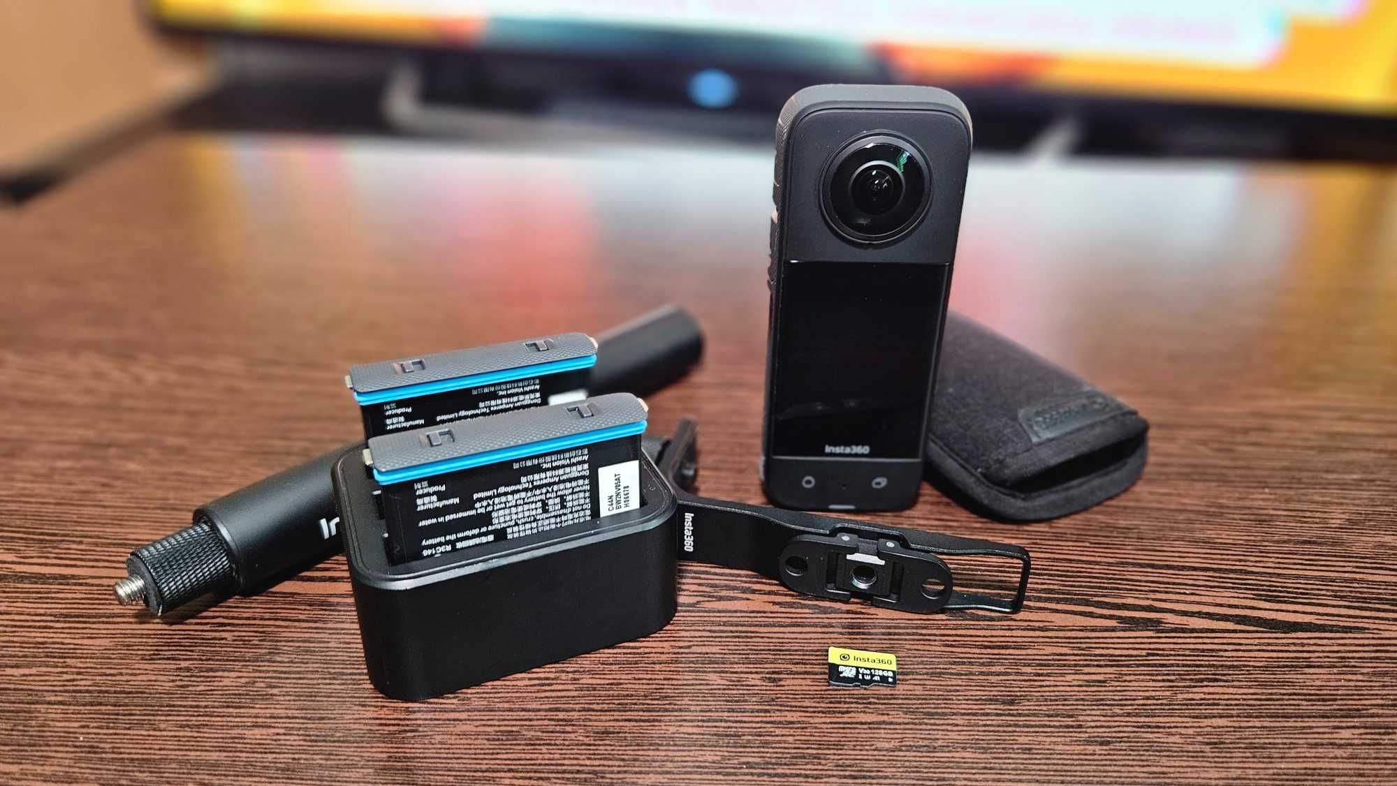 Camera Video Insta360 One X3 + Accesorii