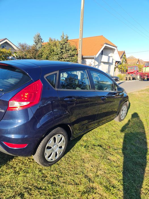 Vând Ford Fiesta 1.25 benzină - An 2012 - Euro 5
