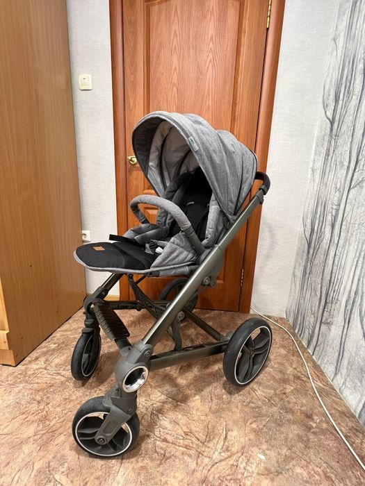 Детская коляска в отличном состоянии.