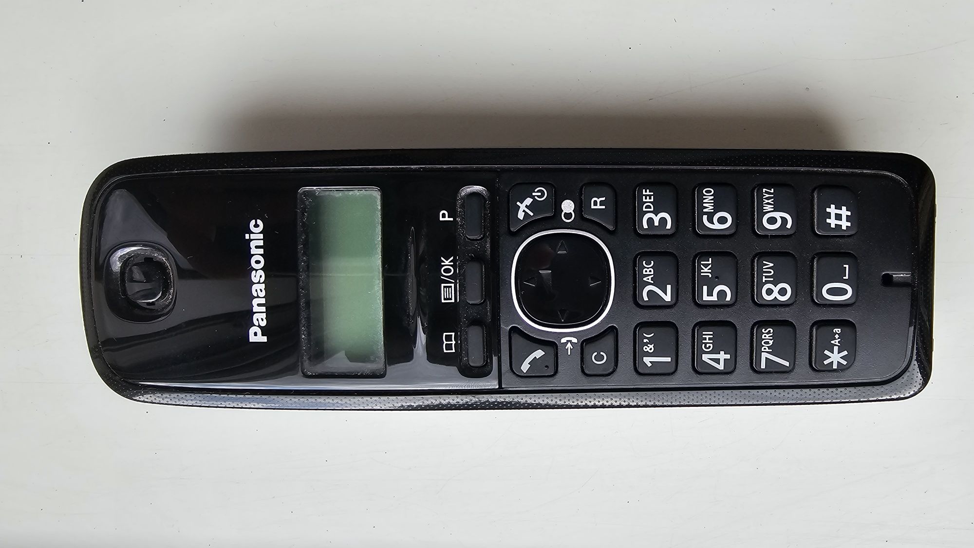 De vanzare telefoane deckt Panasonic