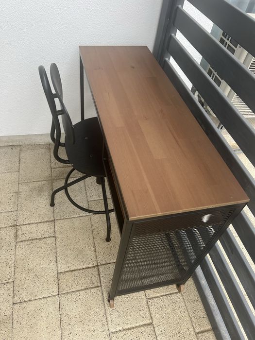 De vanzare birou si scaun Ikea