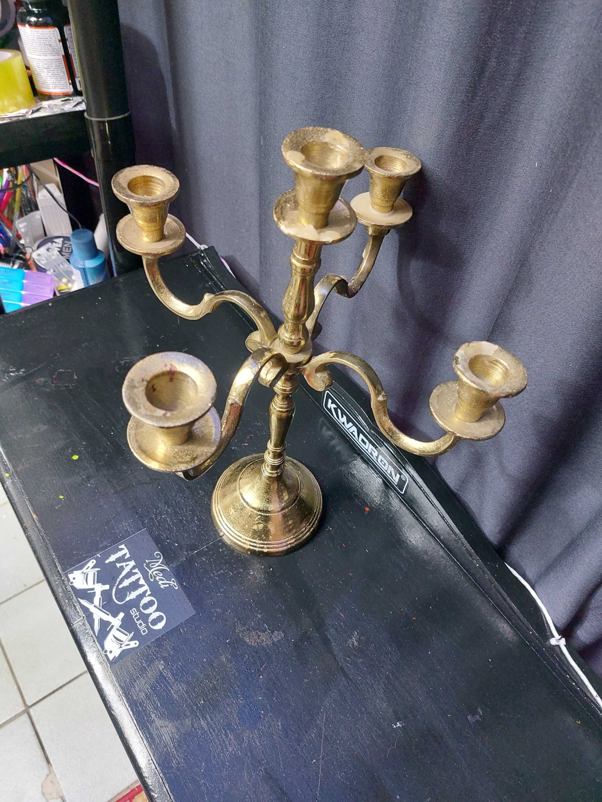 Старинен свещник