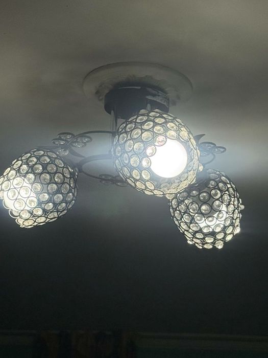 Продам люстра в хорошем состоянии