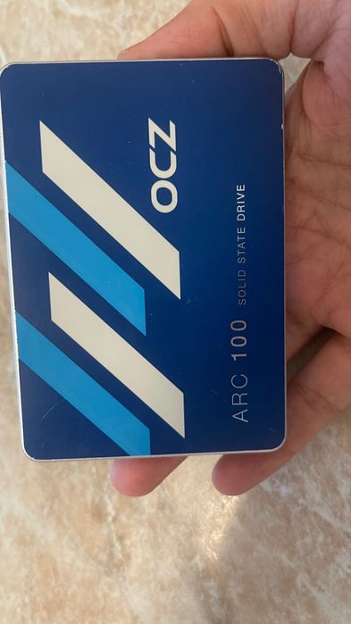 The image shows an OCZ ARC 100 Solid State Drive (SSD)