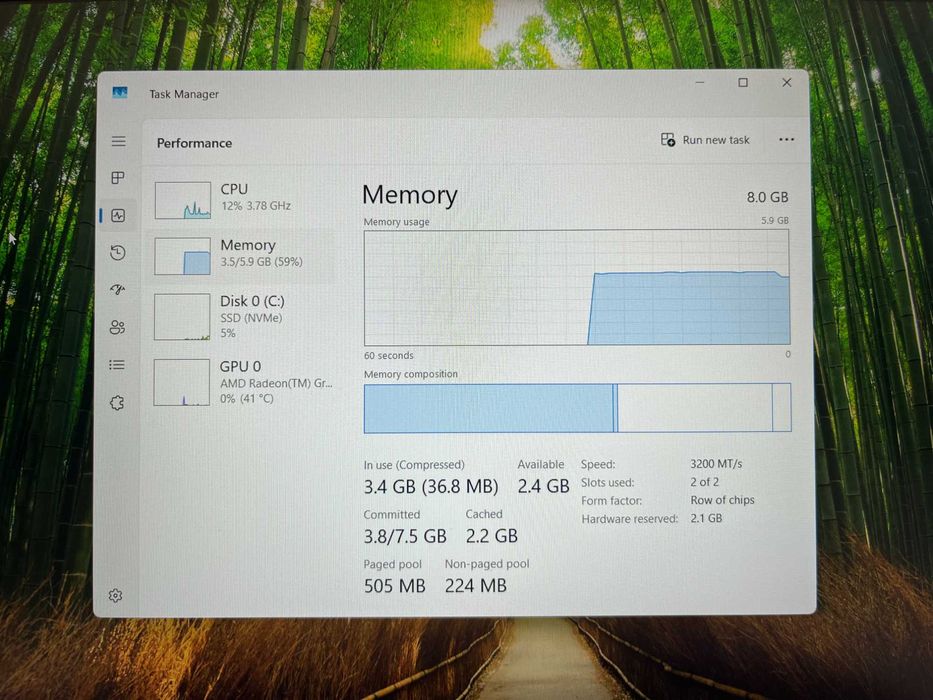 Лаптоп Lenovo IdeaPad 3, AMD Ryzen 3 3500U, 8GB ram, 512GB SSD