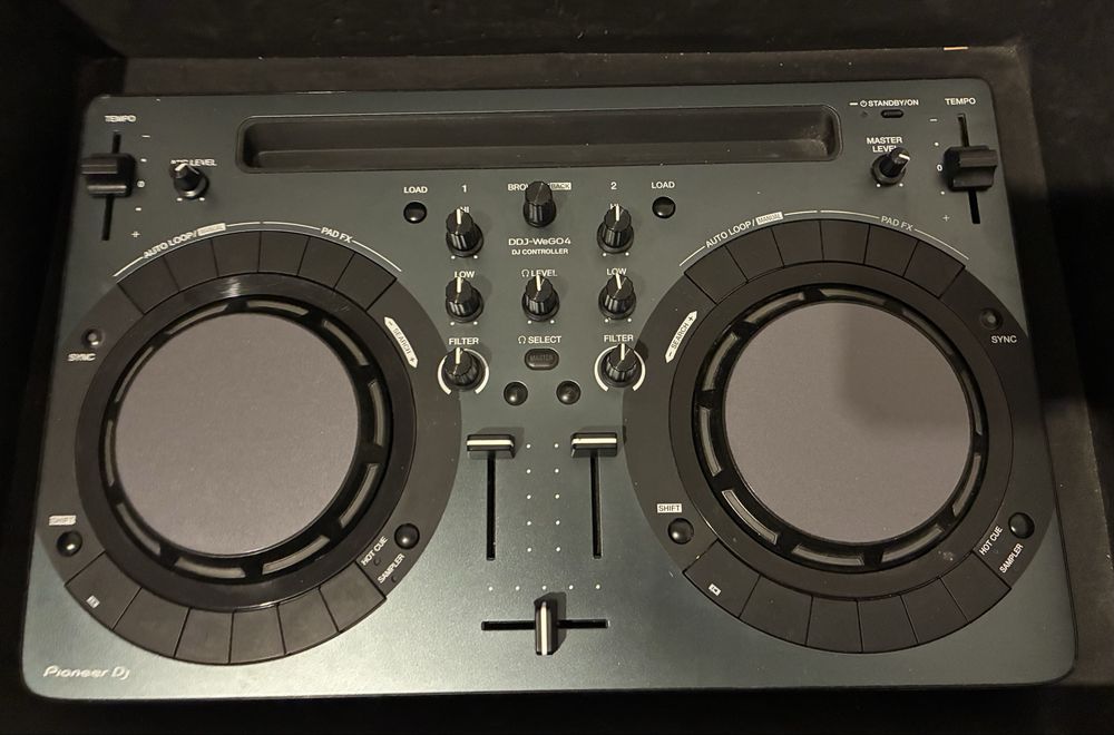 Consola dj pioneer DDJ-WEGO 4 + case inclus