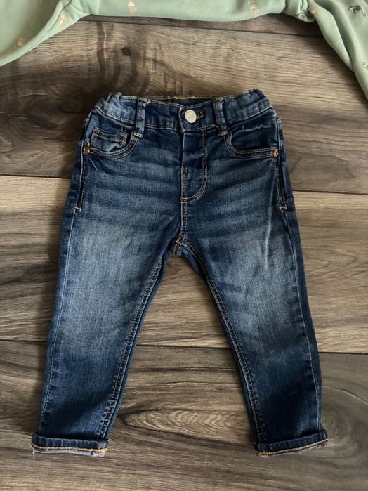 Сет от дънки слим фин марка Зара и суитшърт Окайди. Размер 12-18 м.