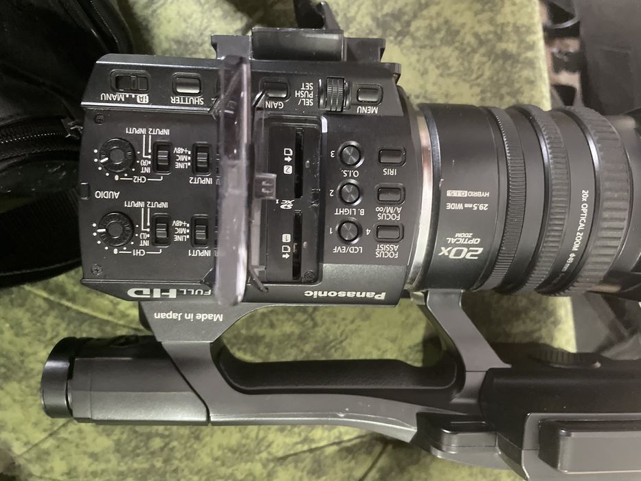 Cameră video profesională Panasonic AG-AC30 Full HD