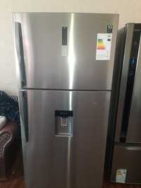 Срочно продам холодильник Samsung В идеальном состоянии корейские