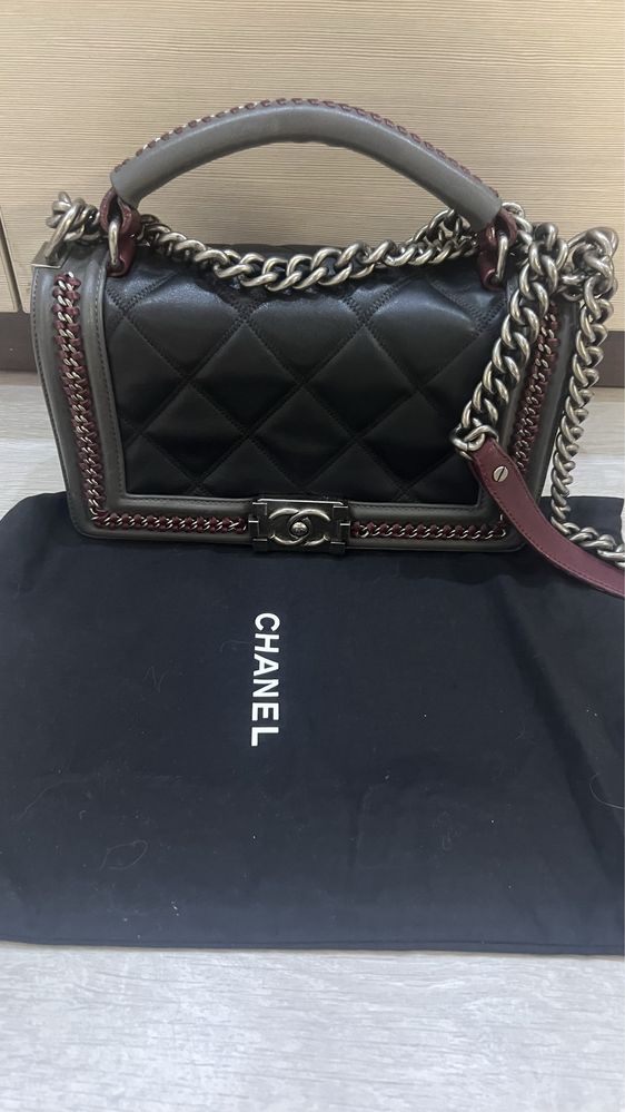 Chanel boy оригинална чанта