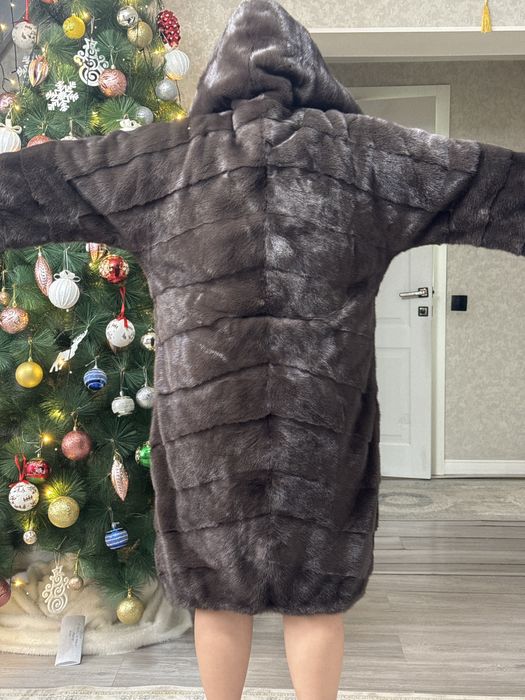 Продам норковую шубу